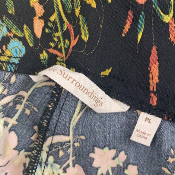 Soft Surroundings In Bloom Floral Ankle Pants PL - Picture 6 of 12